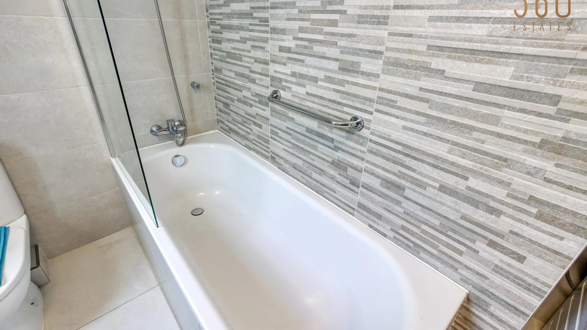 Sunny 2Br Penthouse With Spacious Rooftop Terrace By 360 Estates San Gwann