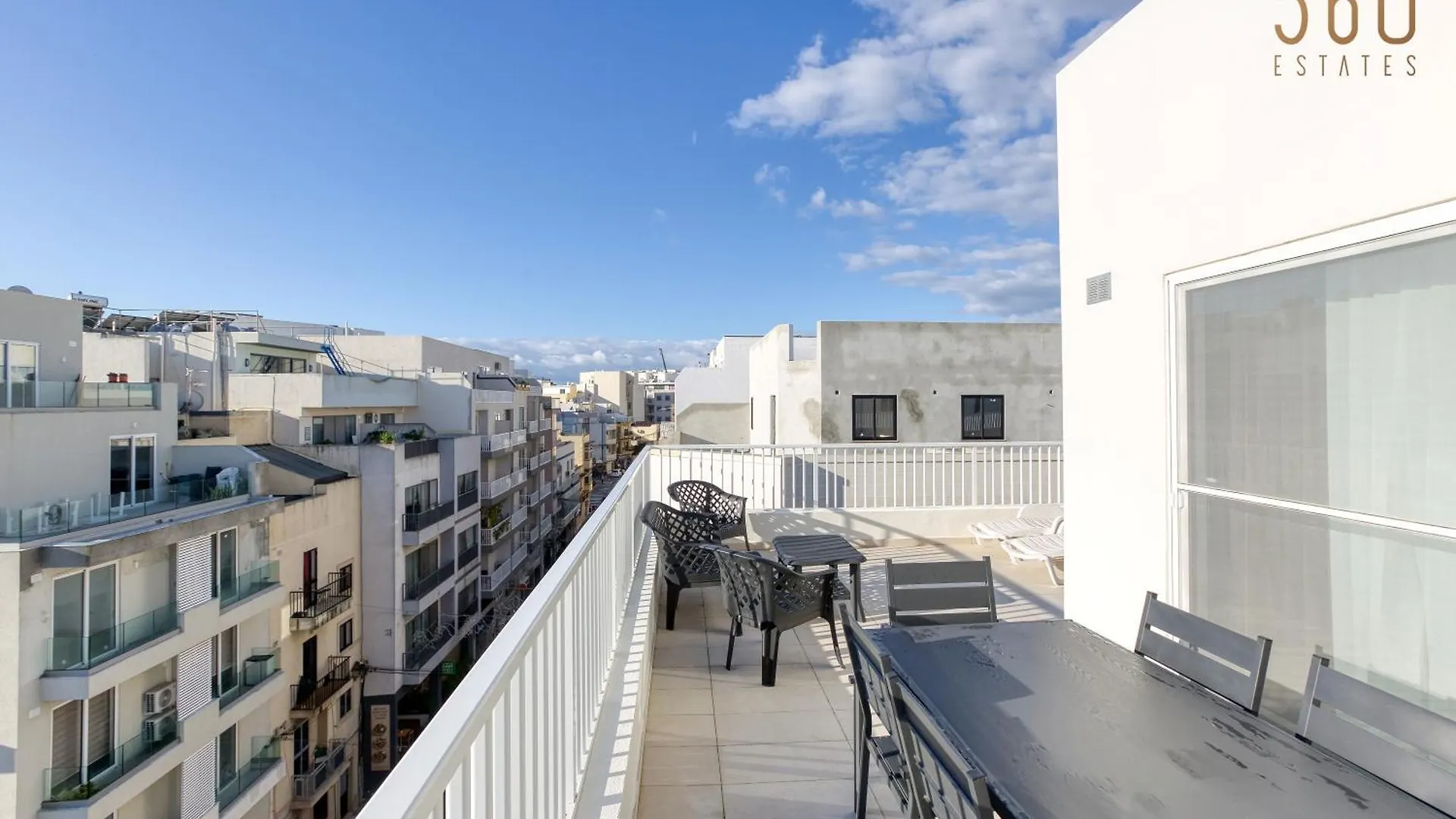 Sunny 2Br Penthouse With Spacious Rooftop Terrace By 360 Estates San Gwann Malta