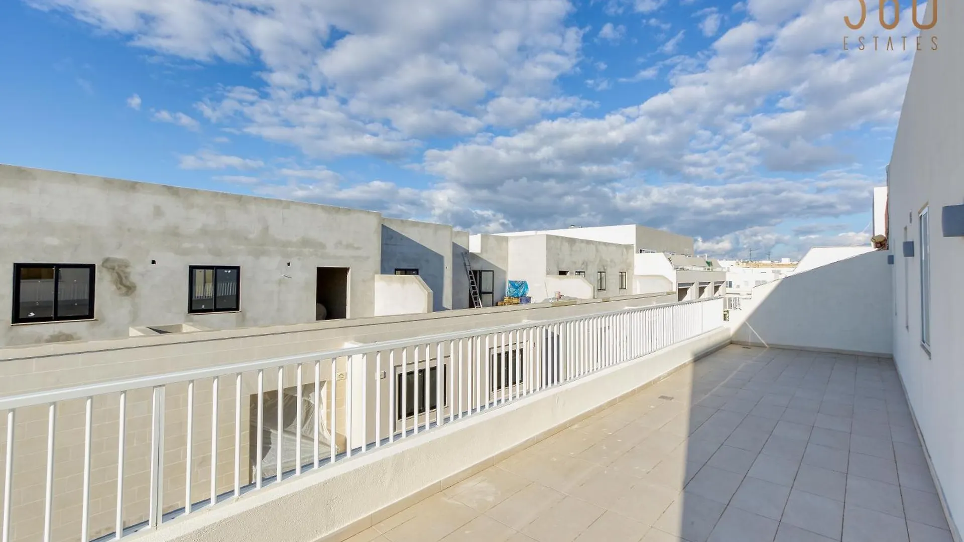 Sunny 2Br Penthouse With Spacious Rooftop Terrace By 360 Estates San Gwann